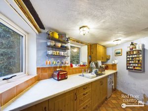 Kitchen- click for photo gallery